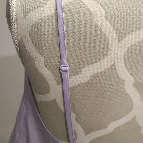Aritizia Talula lilac camisole tank - Picture 8 of 9